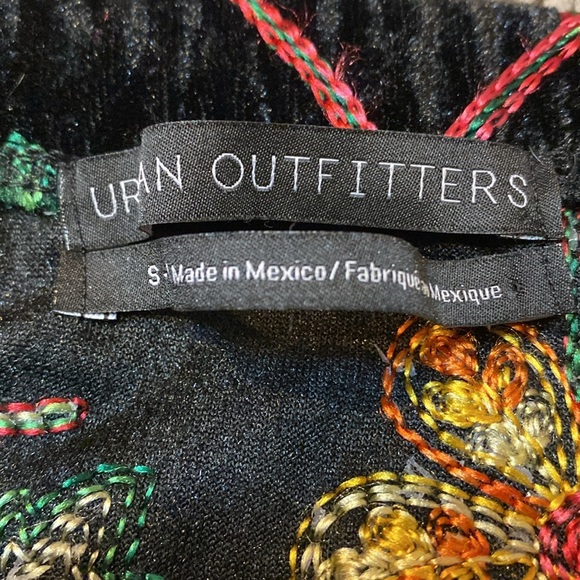 Urban Outfitters Tube Top Mini Dress Black Velvety with Embroidered Flowers - Picture 4 of 7